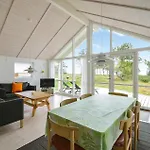 別荘 Three-bedroom In Knebel